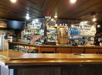 california/bakersfield/bar/pour-house-bar-and-grill