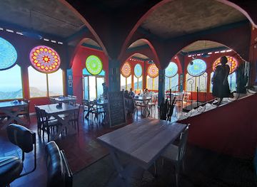 indonesia/east-nusa-tenggara/bar/heaven-s-door-bar-restaurant