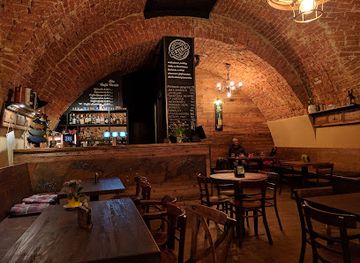 czechia/hradec-kralove/bar/u-stolu