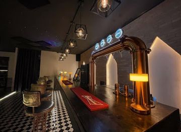 thailand/ayutthaya/wat-mahathat/bar/the-gravity-ayutthaya