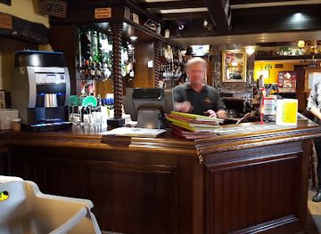 united-kingdom/merionethshire/bar/four-crosses-menai-bridge