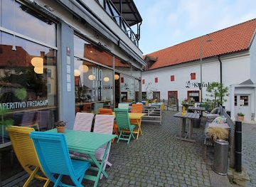 sweden/gotland/bar/h10-bar-cafe