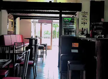 Doloresz Cafe & Cocktail Bar