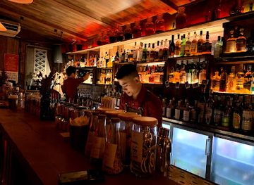 vietnam/northwest/bar/attic-cocktail-wine-lab