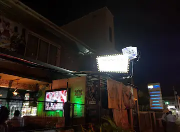 Frankie’s Bar