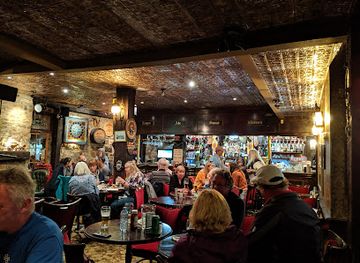 canada/northern-ontario/bar/coach-lantern