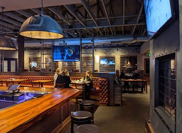 minnesota/big-woods/bar/bricks-kitchen-pub