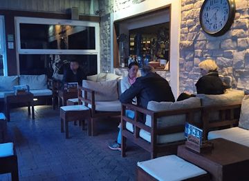 croatia/gorski-kotar/bar/cafe-cocktail