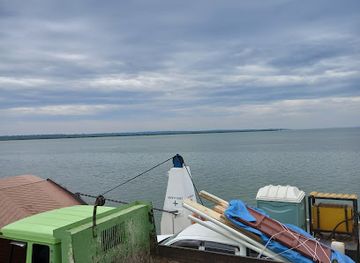 uganda/ssese-islands/bar/climax-gardens