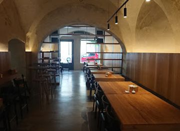 slovakia/trnava/bar/akademia