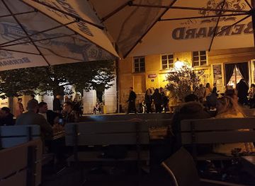 czechia/eagle-mountains/bar/champagneria