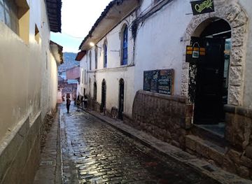 peru/choquequirao-trek/bar/qosqo-racing