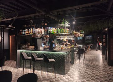 ecuador/quito/la-carolina/bar/chosen-bar