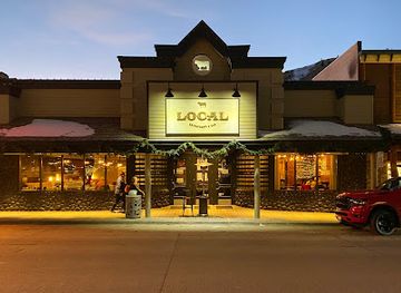 wyoming/jackson-hole/bar/local-restaurant-bar