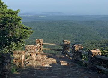 arkansas/mount-magazine-state-park/bar/magazine-mountain