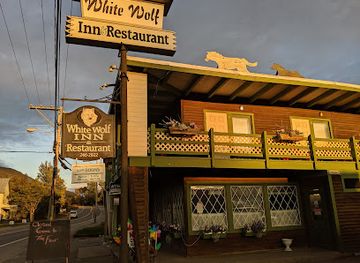 maine/sugarloaf-mountain/bar/white-wolf-inn