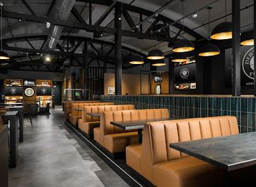 wisconsin/milwaukee/third-ward/bar/district-fore-social