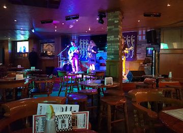 united-arab-emirates/northern-emirates/bar/crown-lion-the-english-pub