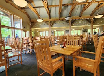 ohio/hocking-hills/bar/lake-hope-lodge