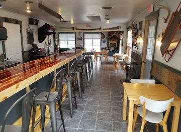 minnesota/tettegouche-state-park/bar/tracks-n-racks