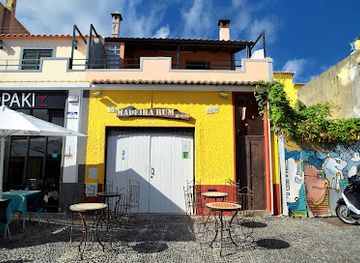 portugal/madeira/bar/madeira-rum-house