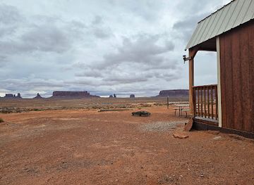 arizona/monument-valley/bar/tear-drop-arch-b-b