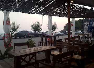 albania/himara/bar/red-indian-rock-cafe-himare