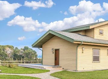 montana/absaroka-beartooth-wilderness/bar/yellowstone-valley-lodge-ascend-hotel-collection