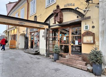 lithuania/lithuanian-seaside/bar/who-hit-john