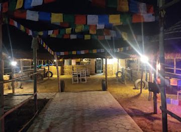 nepal/chitwan/sauraha/bar/hippies-chiya-bites