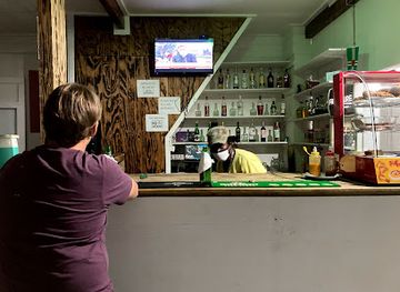 dominica/trafalgar-falls/bar/bar-52