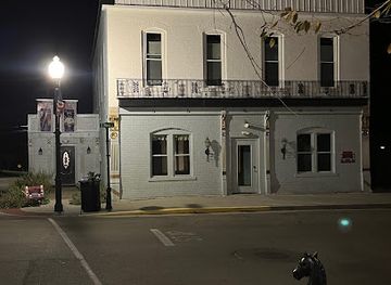 indiana/versailles-state-park/bar/the-white-rabbit-lounge