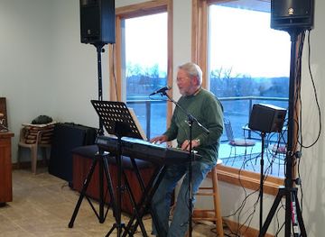 south-dakota/palisades-state-park/bar/tucker-s-walk-vineyard-and-farm-winery