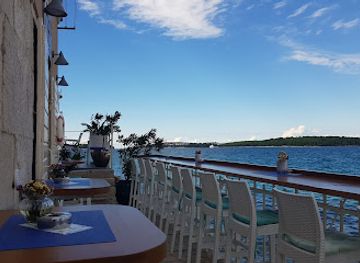 croatia/rovinj-riviera/bar/revera