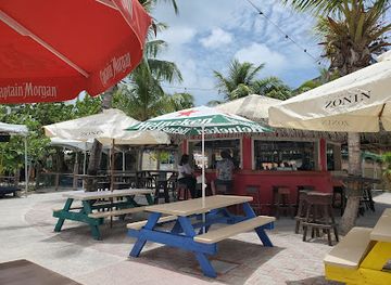 sint-maarten/cole-bay/bar/buccaneer-beach-bar