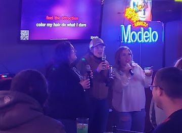 nebraska/lake-mcconaughy/bar/bar-harmony-karaoke