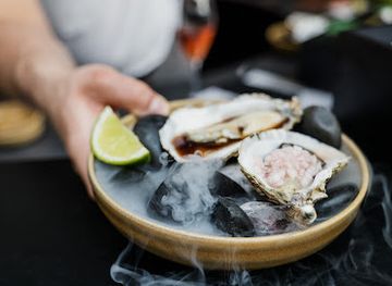 lithuania/vilnius/uzupis/bar/sampano-balkonas