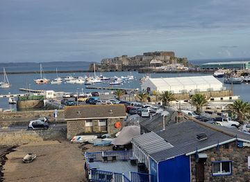 guernsey/fermain-bay/bar/albion-house-tavern