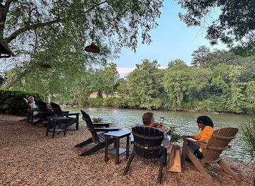 alabama/chattahoochee-river/bar/canoe