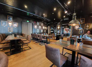 Dino’s Bar & Grill