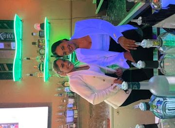 turks-and-caicos-islands/north-caicos/bar/shots-bar-grill