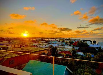 belize/coastal-plains/bar/sunset-lounge