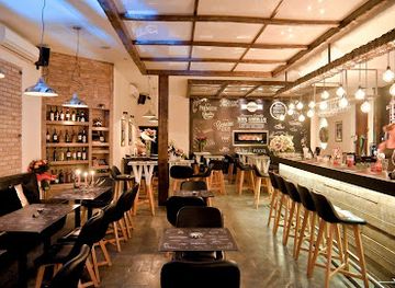 Boulevard Bistro Wine Bar