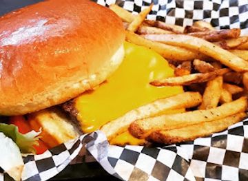 idaho/snake-river-canyon/bar/the-trestle-club