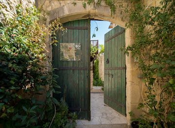 cyprus/troodos/bar/oinou-strata-luxury-agrotourism-suites-wine-bar