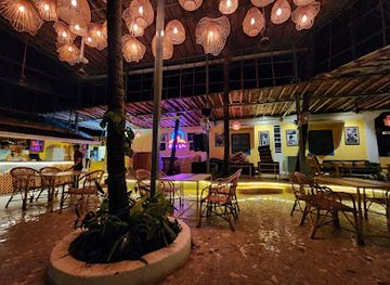 india/goa/anjuna/bar/howling-wolves