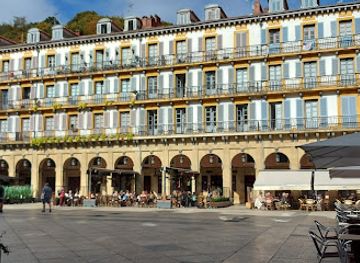 spain/san-sebastian/parte-vieja-old-town/bar/white-tara