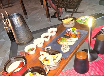 maldives/ari-atoll/bar/fire