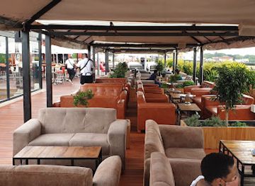 south-africa/johannesburg/maboneng/bar/jojo-rooftop-lounge