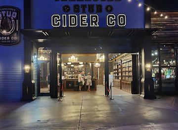 tennessee/dollywood/bar/tennessee-stud-cider-pigeon-forge